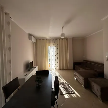 شقة Apartament Elite Valona, فلورا